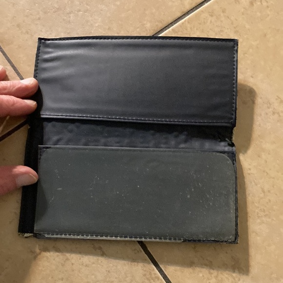 Vintage VR Classic wallet and checkbook - Picture 7 of 11